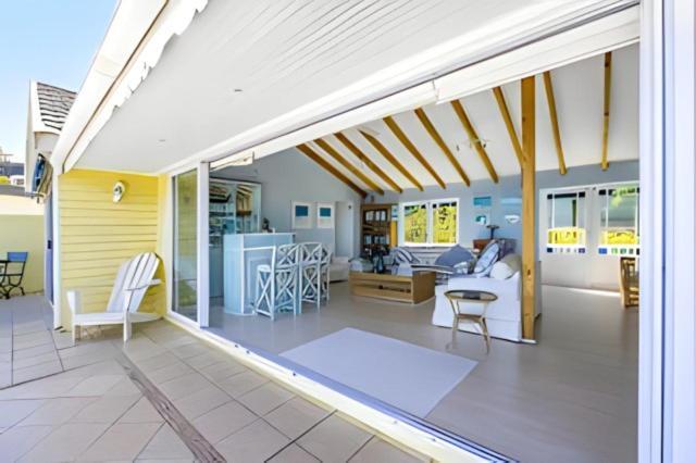 Cape Rose Cottage - Penthouse In Camps Bay Cape Town Exterior photo