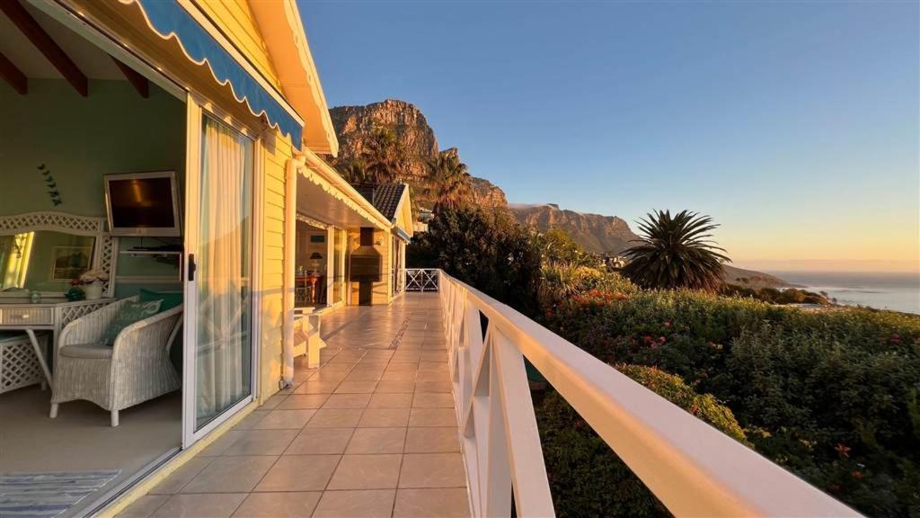 Cape Rose Cottage - Penthouse In Camps Bay Cape Town Exterior photo